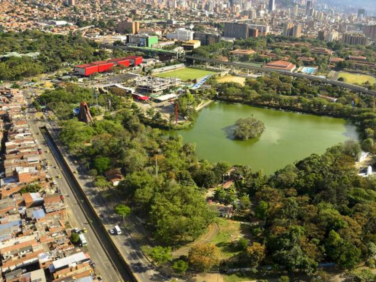 Medellín y Canadá firman acuerdo de cooperación en innovación energética