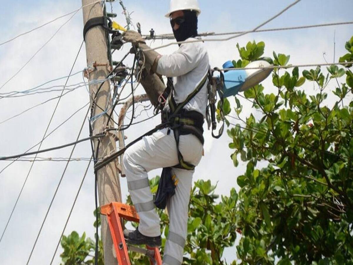 Altas tarifas de energía restan competitividad a Montería según microempresarios