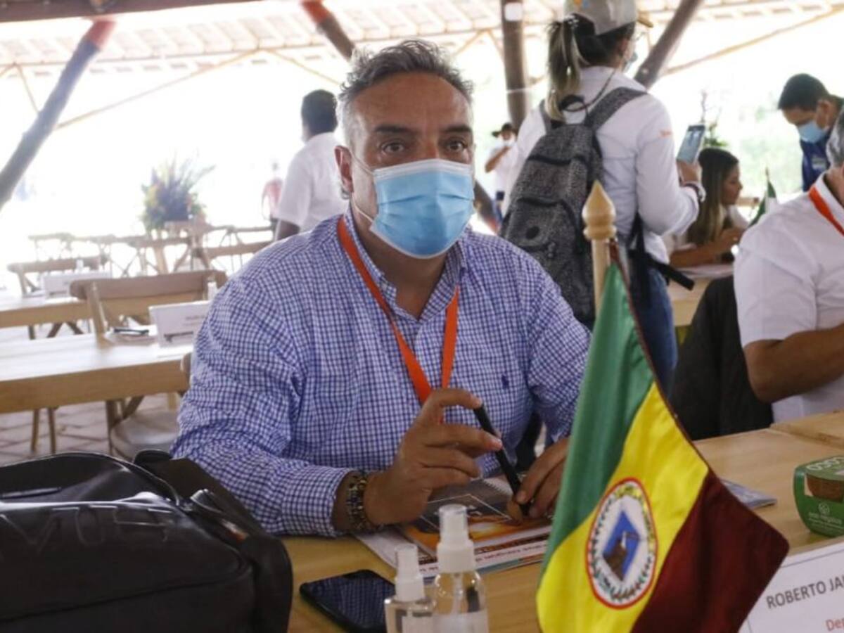 Gobernador del Quindío, Roberto Jairo Jaramillo positivo para COVID-19