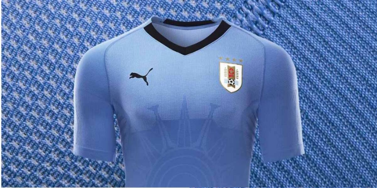 Diseñada para reflejar la pasión nacional, la camiseta incorpora una interpretación del Sol de Mayo inspirada en la ilustración del emblemático símbolo de Carlos Páez Vilaró.