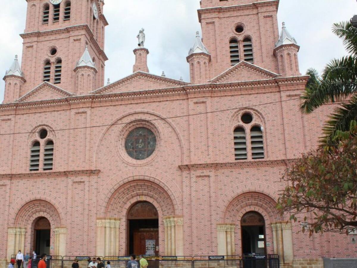 La Basílica de Buga cerró sus puertas por toque de queda