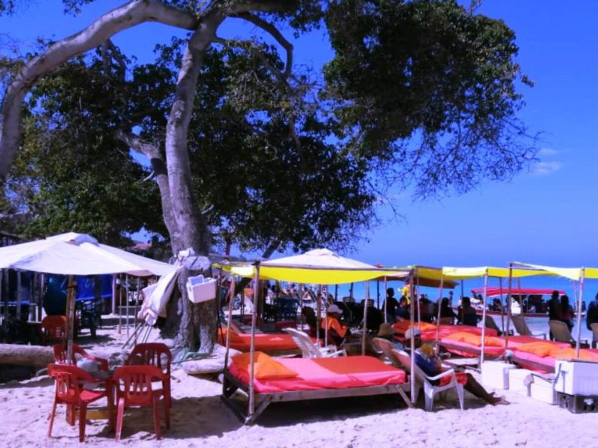 “Bandera Azul” puede contribuir acabar con el desorden de playas colombiana