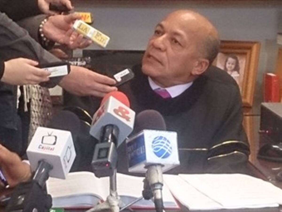 Sorprenden almorzando a magistrado Armenta con directivo del Acueducto