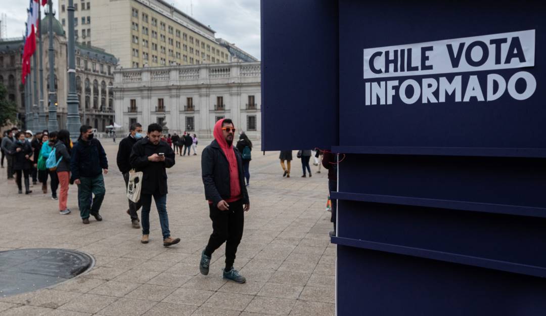 Centros de entrega del borrador de la nueva constitución en Chile.           Foto: Getty 