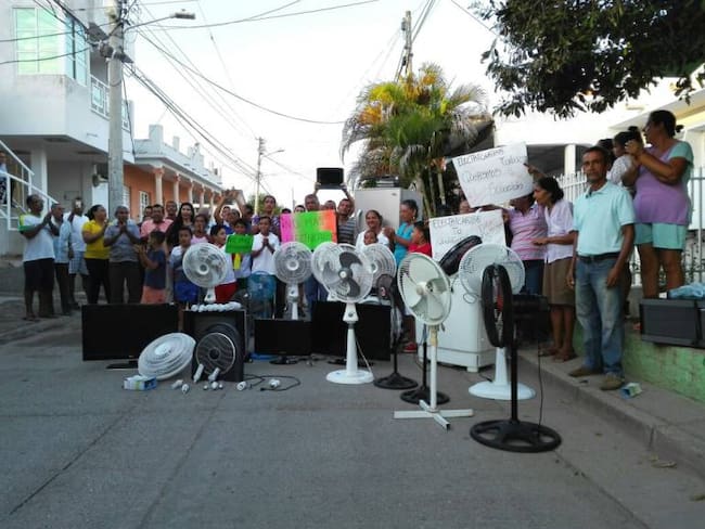 Habitantes de Turbaco protestan por intermitencias en el voltaje de la energía