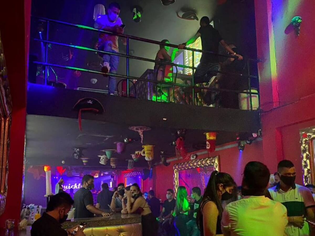 Una noche movida en Cali con caravanas y cierre de establecimientos