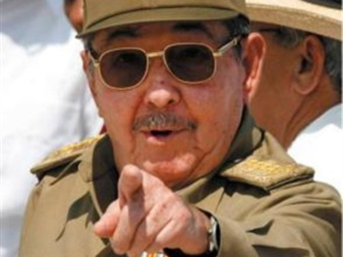 Raúl Castro deja su huella en primer año de gobierno