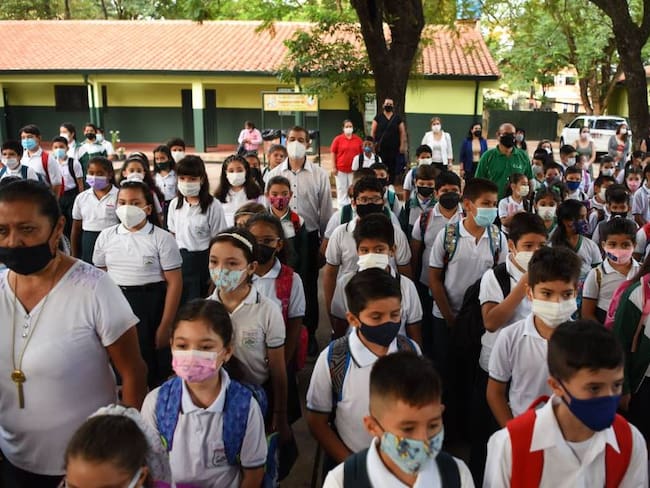 Retorno a la presencialidad escolar en Paraguay tras el levantamiento de medidas para enfrentar la pandemia. Foto: Getty