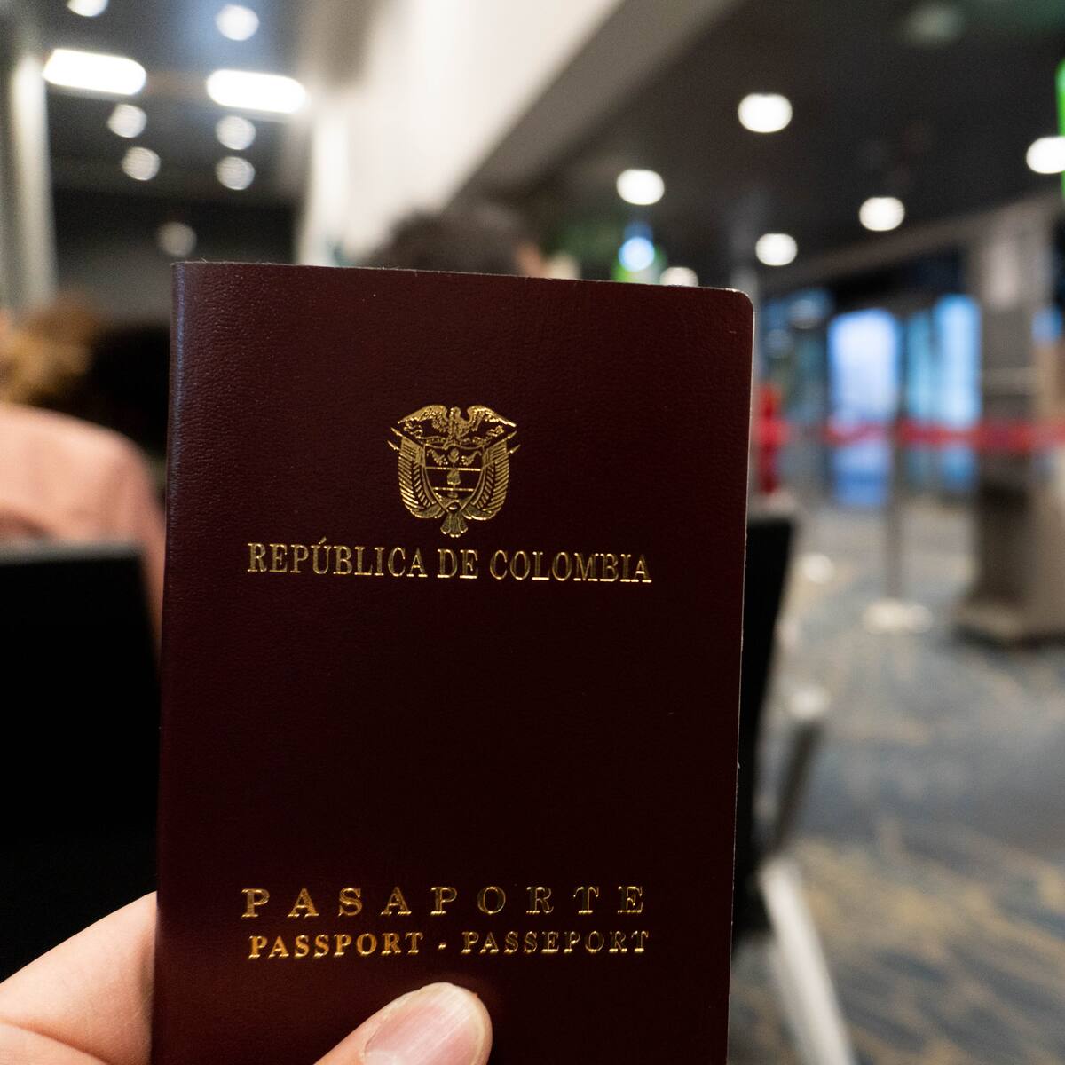 Sigue sin funcionar el sistema SITAC: Largas filas se presentan en las oficinas de pasaportes