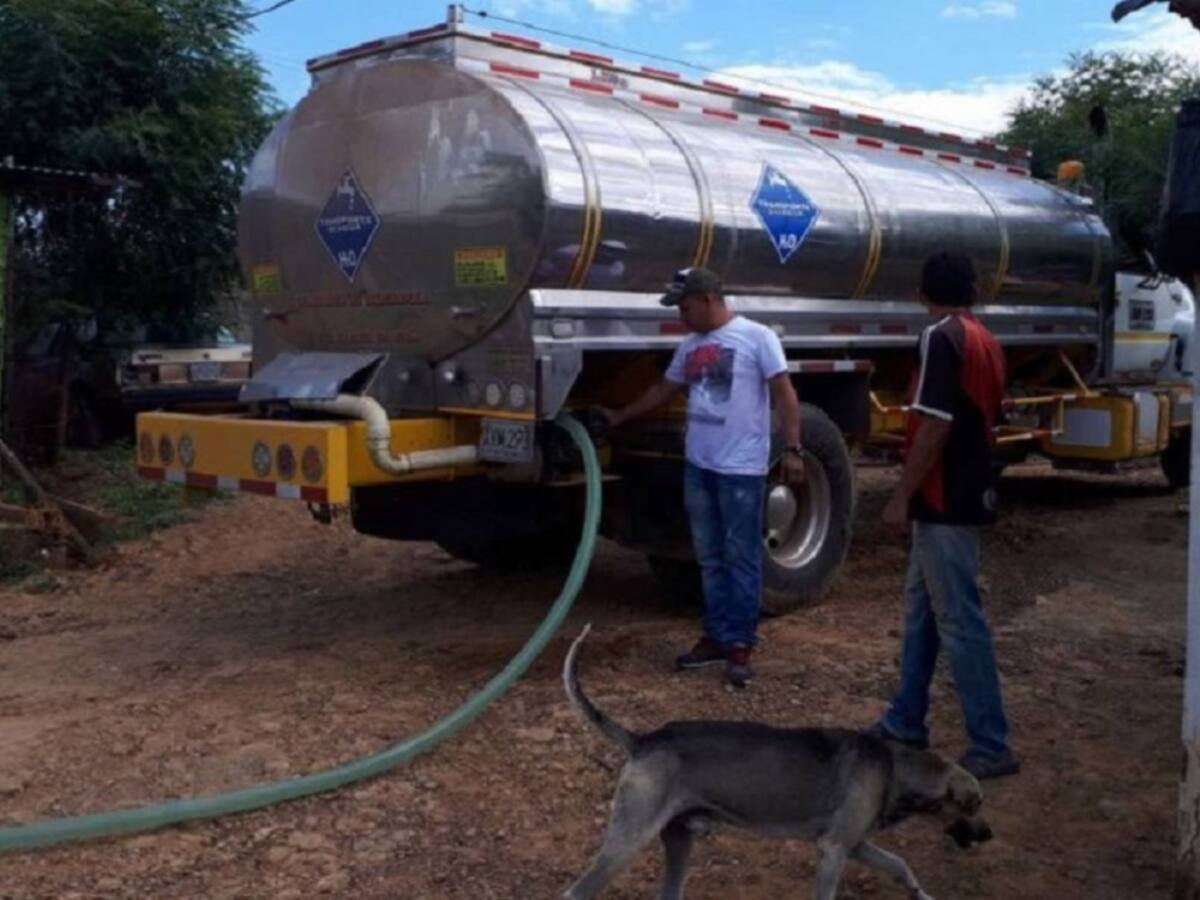 Suministran agua a través de carrotanques al hospital de Tibú