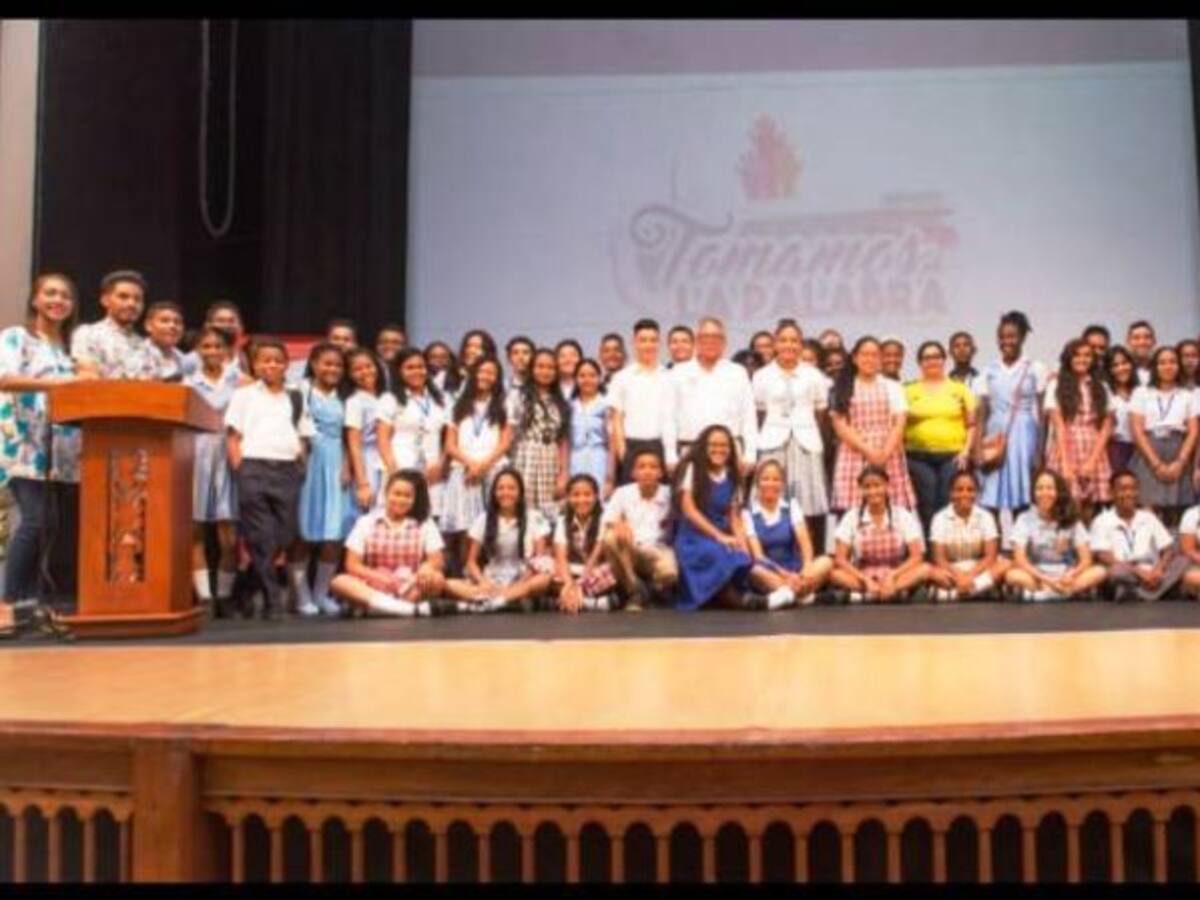 Asiste a la final del Curso Concurso de Oratoria en Cartagena