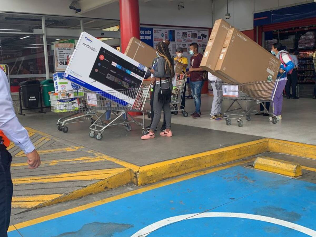 Con normalidad fluye en la mañana el Día sin IVA en Cali