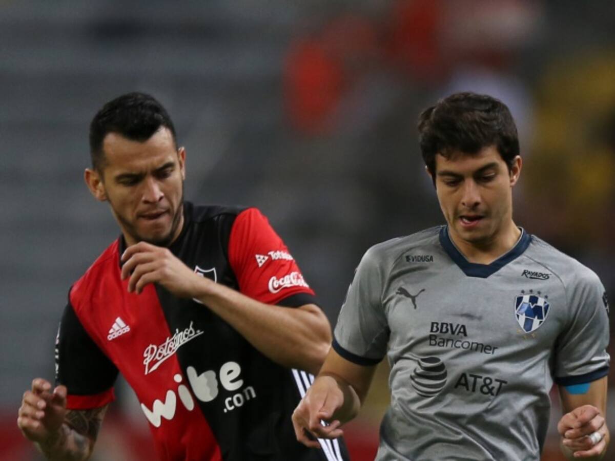 Medina falla penalti en el triunfo de Monterrey