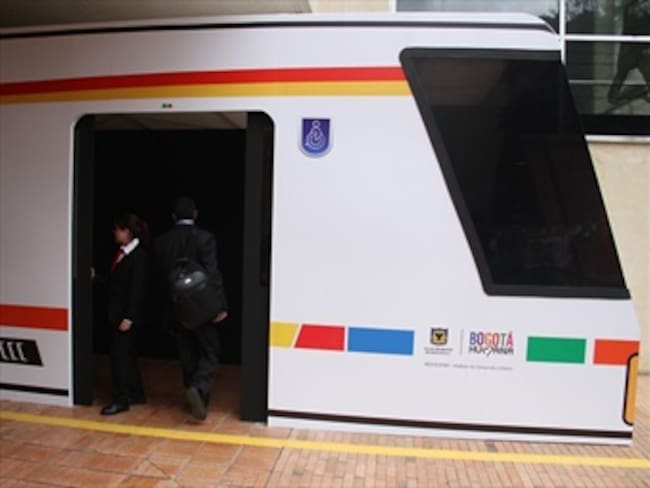 Gobiernos nacional y de Bogotá analizan costos del Metro