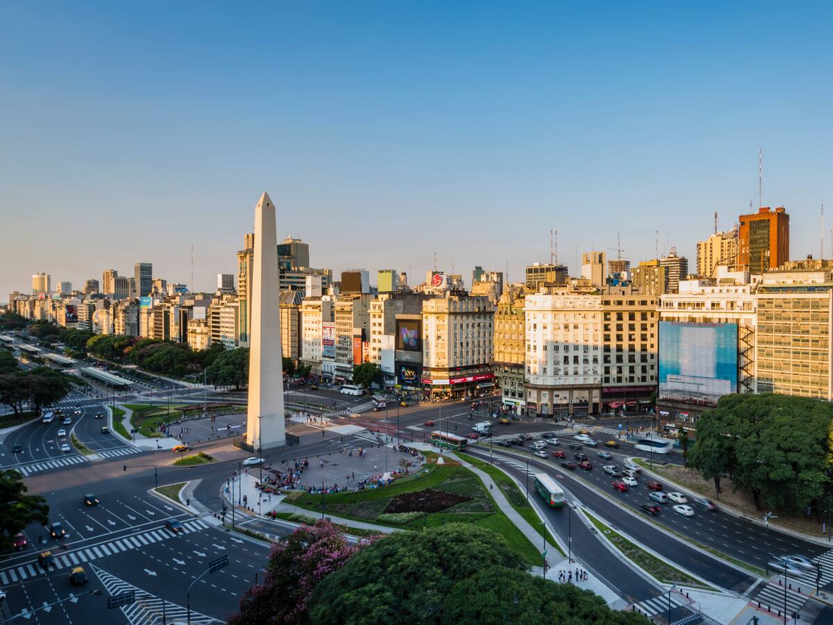 Fallas en el sistema eléctrico de Argentina provocaron extenso apagón