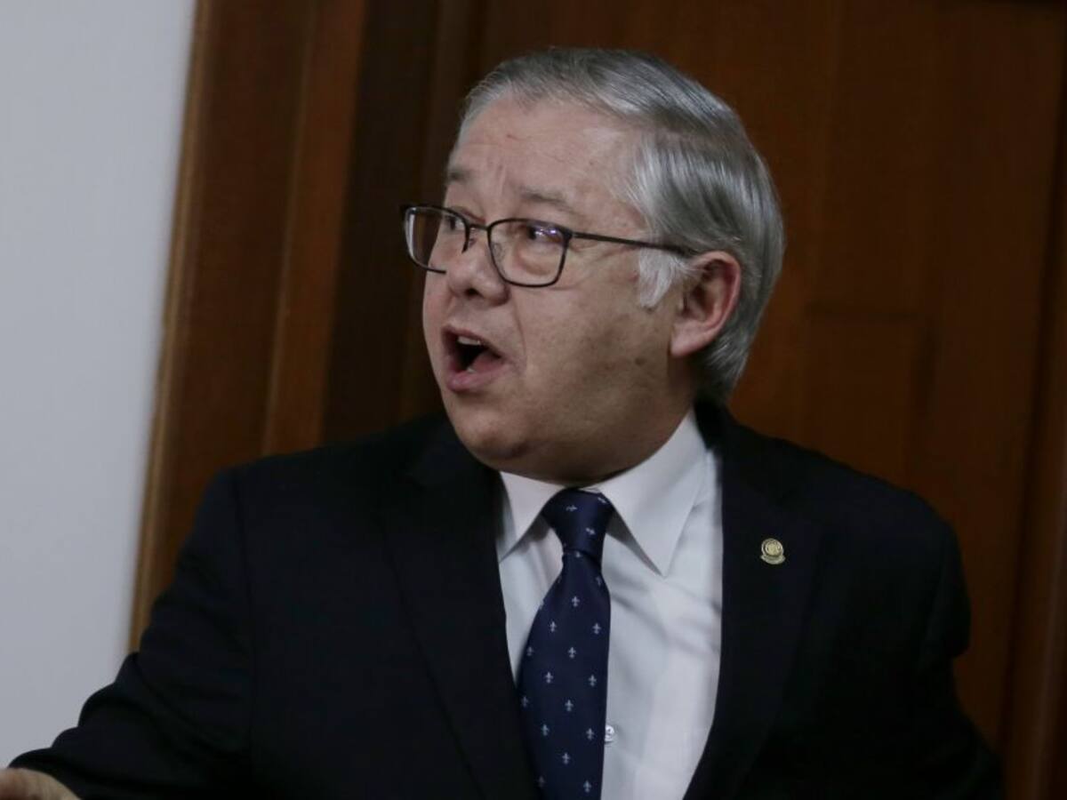 Barceló desmiente trino de Álvaro Uribe