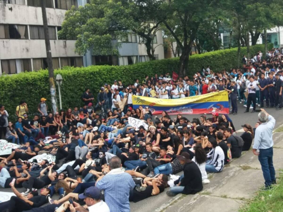 Más de 165.000 estudiantes del Tolima no tendrán clase este martes