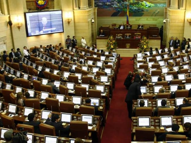 Presidente de la Cámara pide a la Policía prohibir el ingreso de las Farc al Congreso