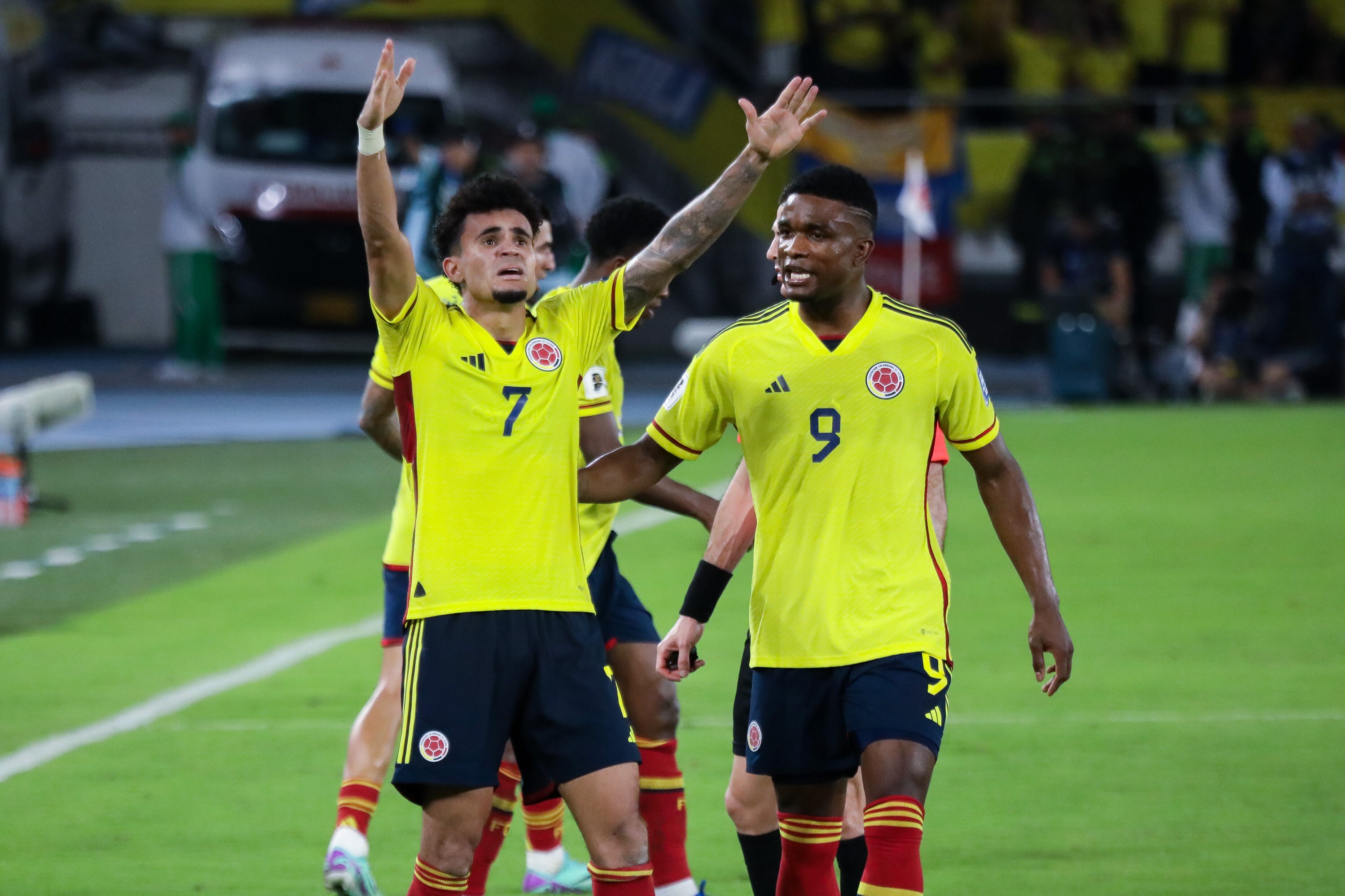 Luis Díaz festeja su doblete ante Brasil. (Photo by Jairo Cassiani/Vizzor Image/Getty Images)