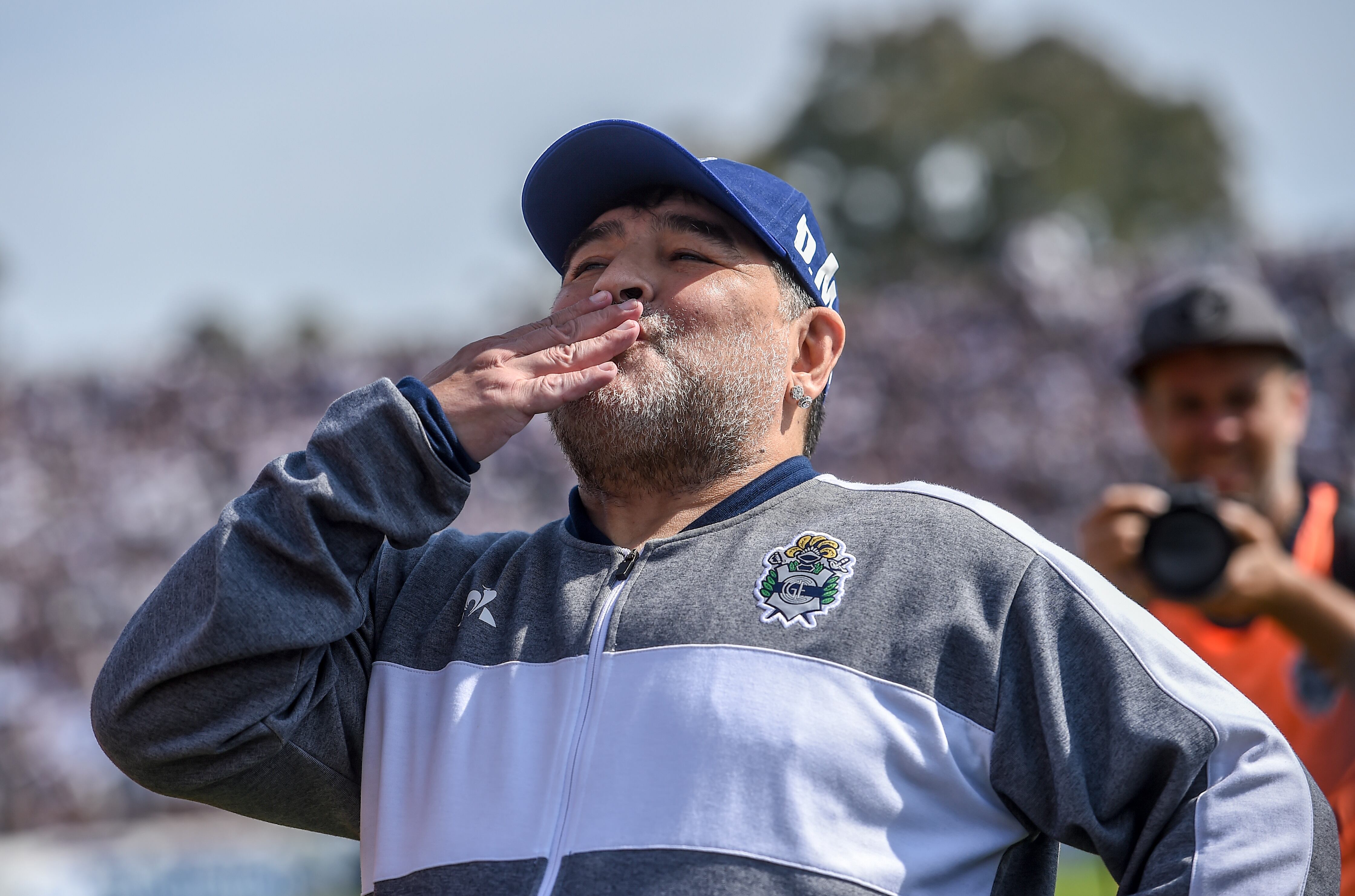 Diego Armando Maradona como director técnico de Gimnasia de La Plata. FOTO: Marcelo Endelli/Getty Images