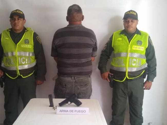 Capturan a hombre de 63 años con una pistola en Calamar, Bolívar