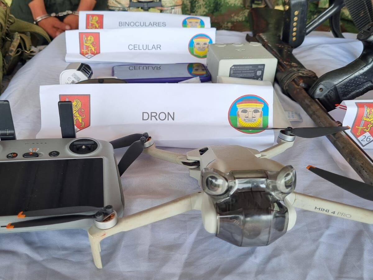 Una granada lanzada desde un dron cayó sobre una escuela