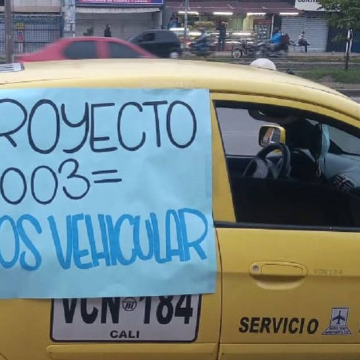 Taxistas rechazan proyecto de ley para reglamentar servicio por plataformas