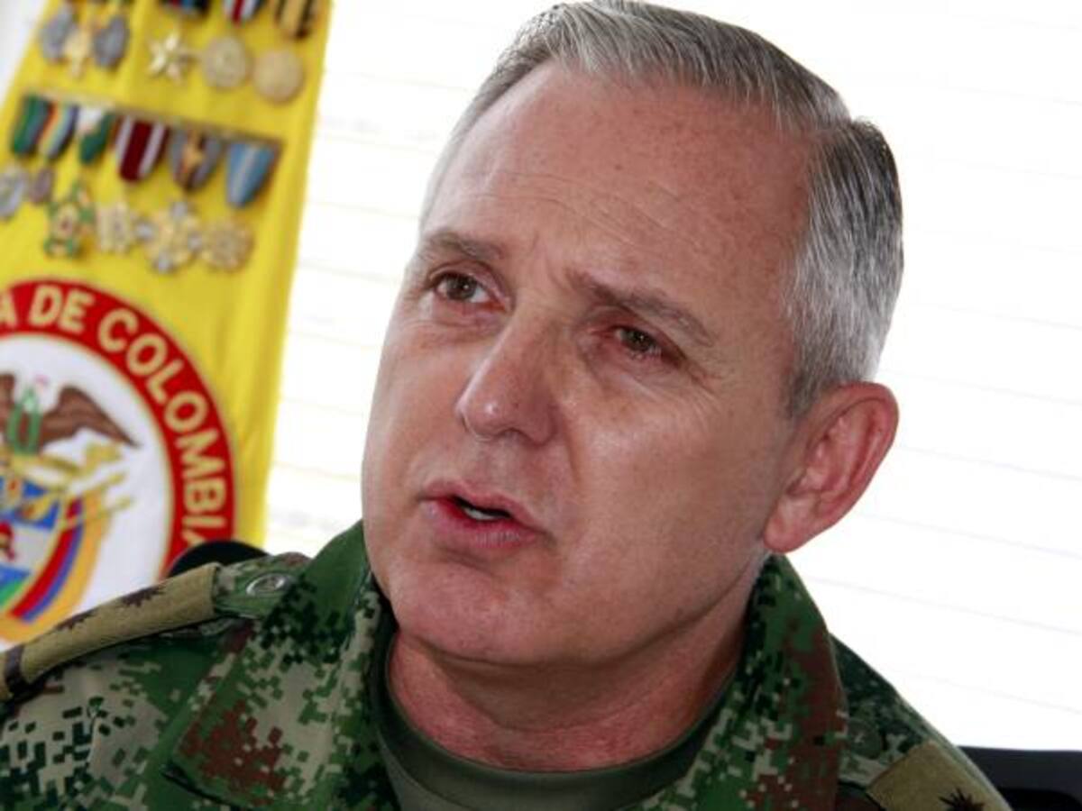 Tenemos 240 mil hombres para atacar a las disidencias de las Farc y el Eln: General Mejía