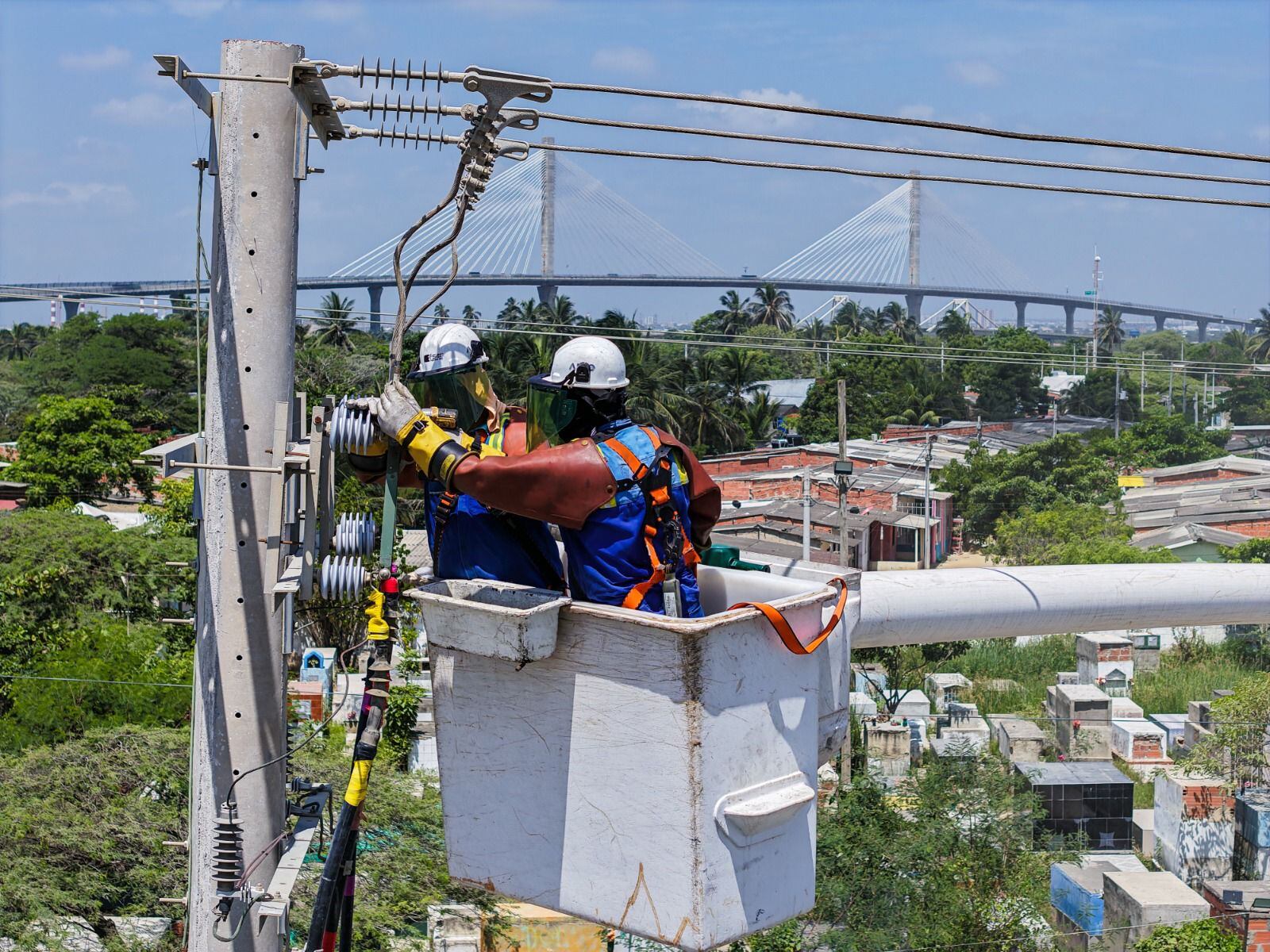 Trabajos de la empresa Air-e. Foto: cortesía Air-e.