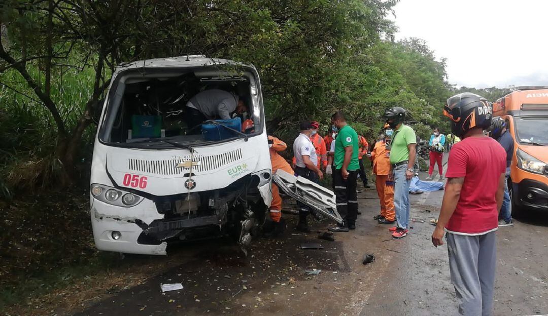 El accidente se registró en el sector de la Curva de Las Feas.