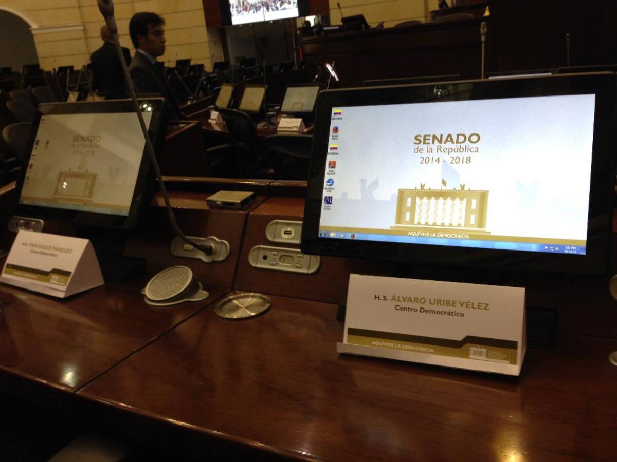 El jefe máximo del Centro Democrático y su ubicación en el recinto.