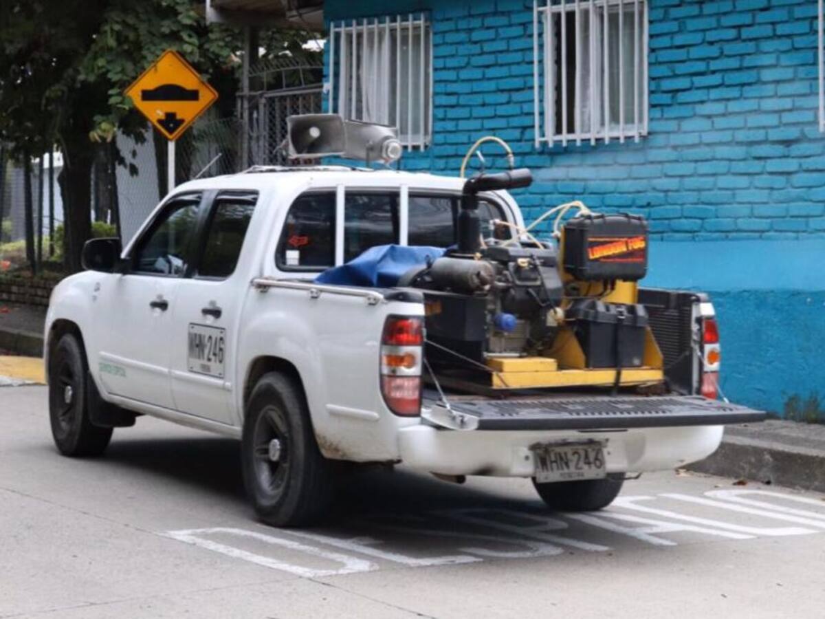 Con fumigación en viviendas previenen propagación del dengue en Pereira