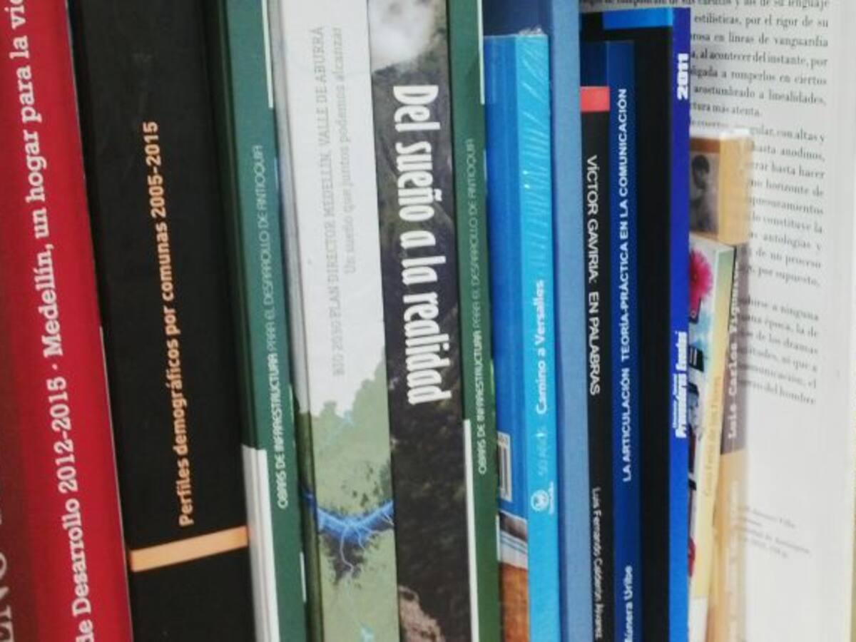 Bibliotecas buscan 14 mil 116 libros perdidos en Medellín