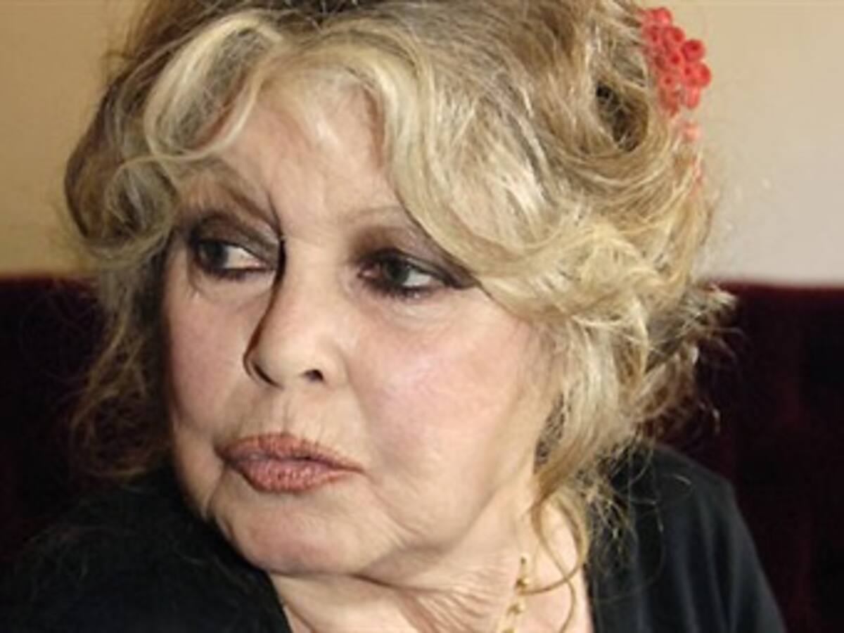 La actriz Brigitte Bardot pide ayuda para la ultraderechista Marine Le Pen