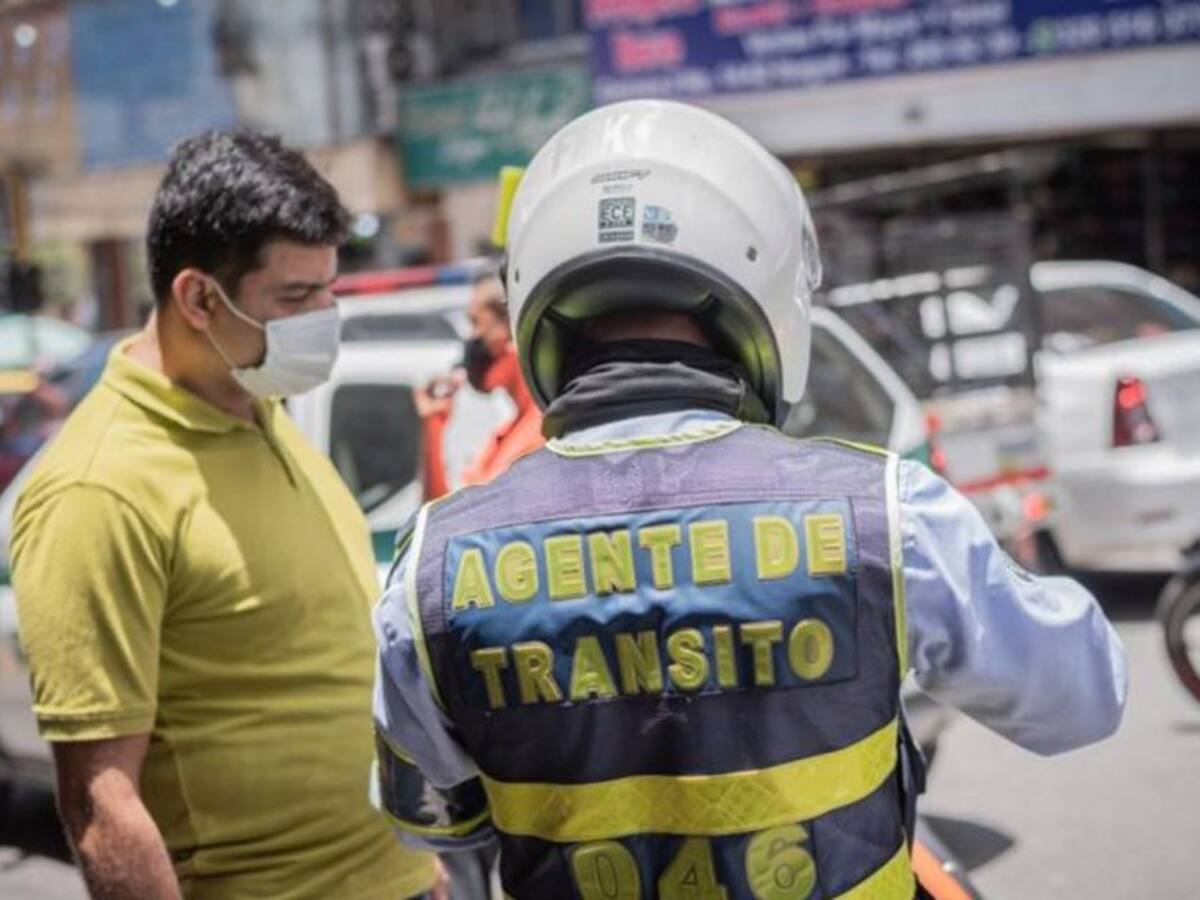 Abren investigación disciplinaria a un agente de tránsito de Ibagué