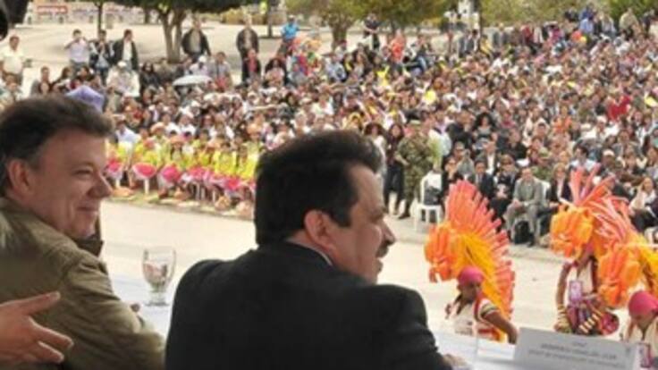 'Ningún país puede blindarse totalmente de los efectos de una crisis internacional': Santos