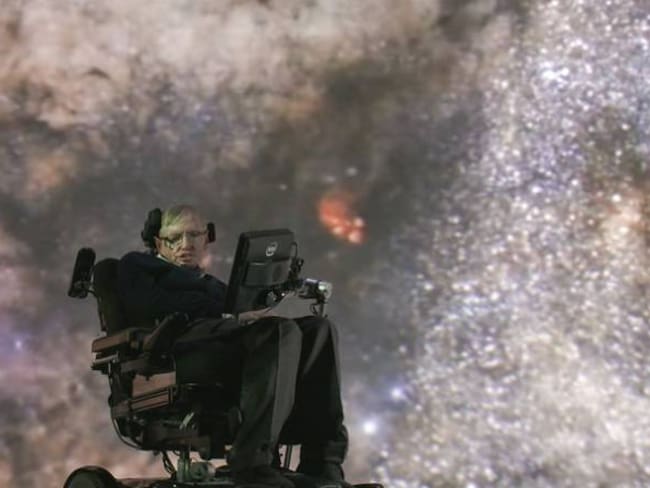 Huir de la Tierra a otro planeta, pide Stephen Hawking