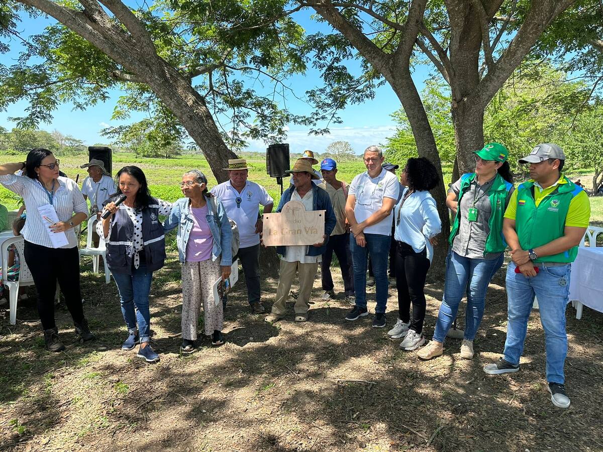 Comunidad del corregimiento de Guáimaro recibió 100 hectáreas de tierra restituida
