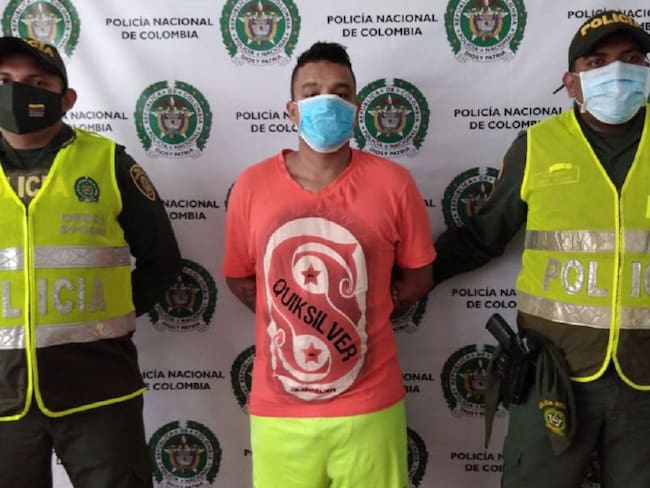 Hombre disparó a policías tras violar su detención domiciliaria en Bolívar