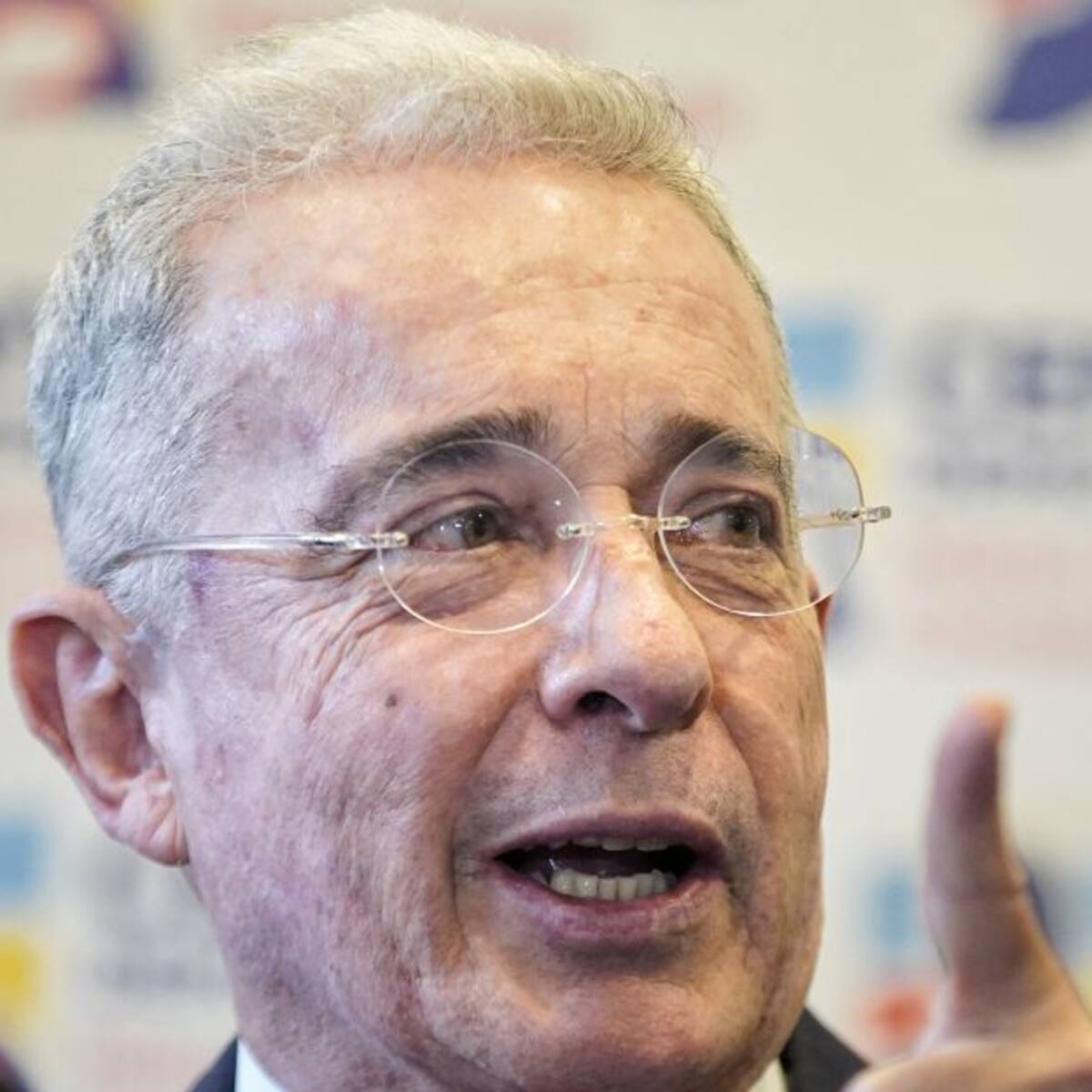 Propuesta de Petro para crear nuevos departamentos aumentaría centralización: Uribe