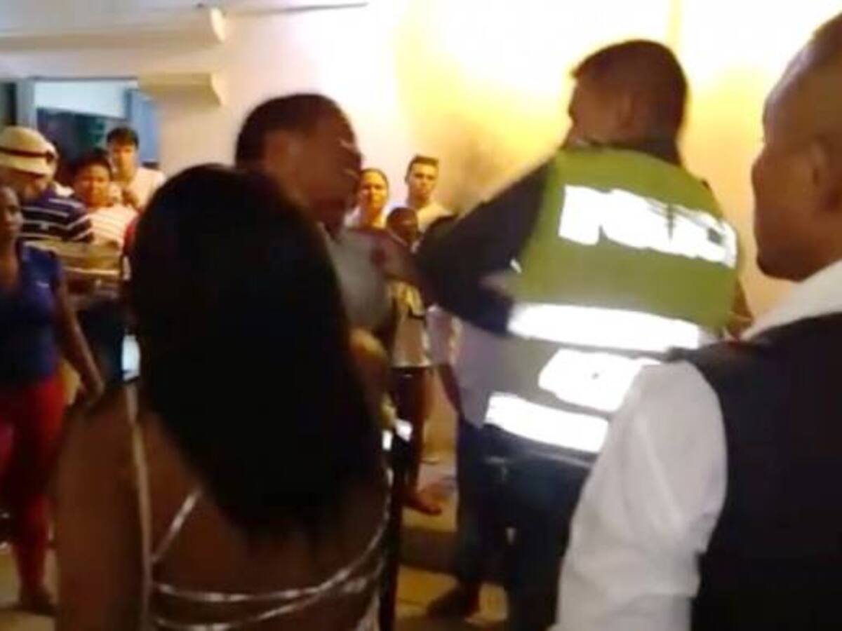VIDEO: Agreden a hombre que se resistió a la Policía en Cartagena