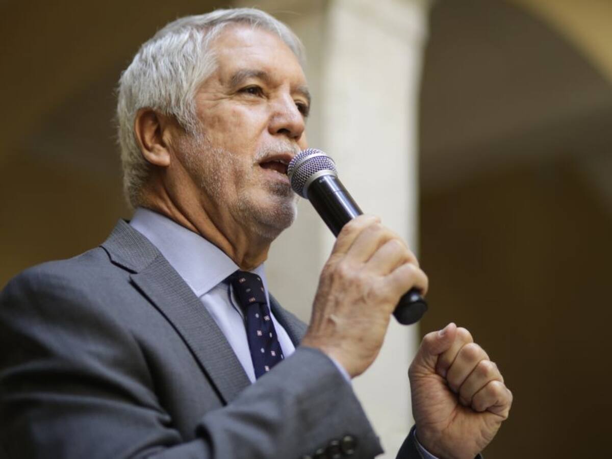 “Gustavo (Petro) habla muy bien, pero no trabaja bien”: Enrique Peñalosa