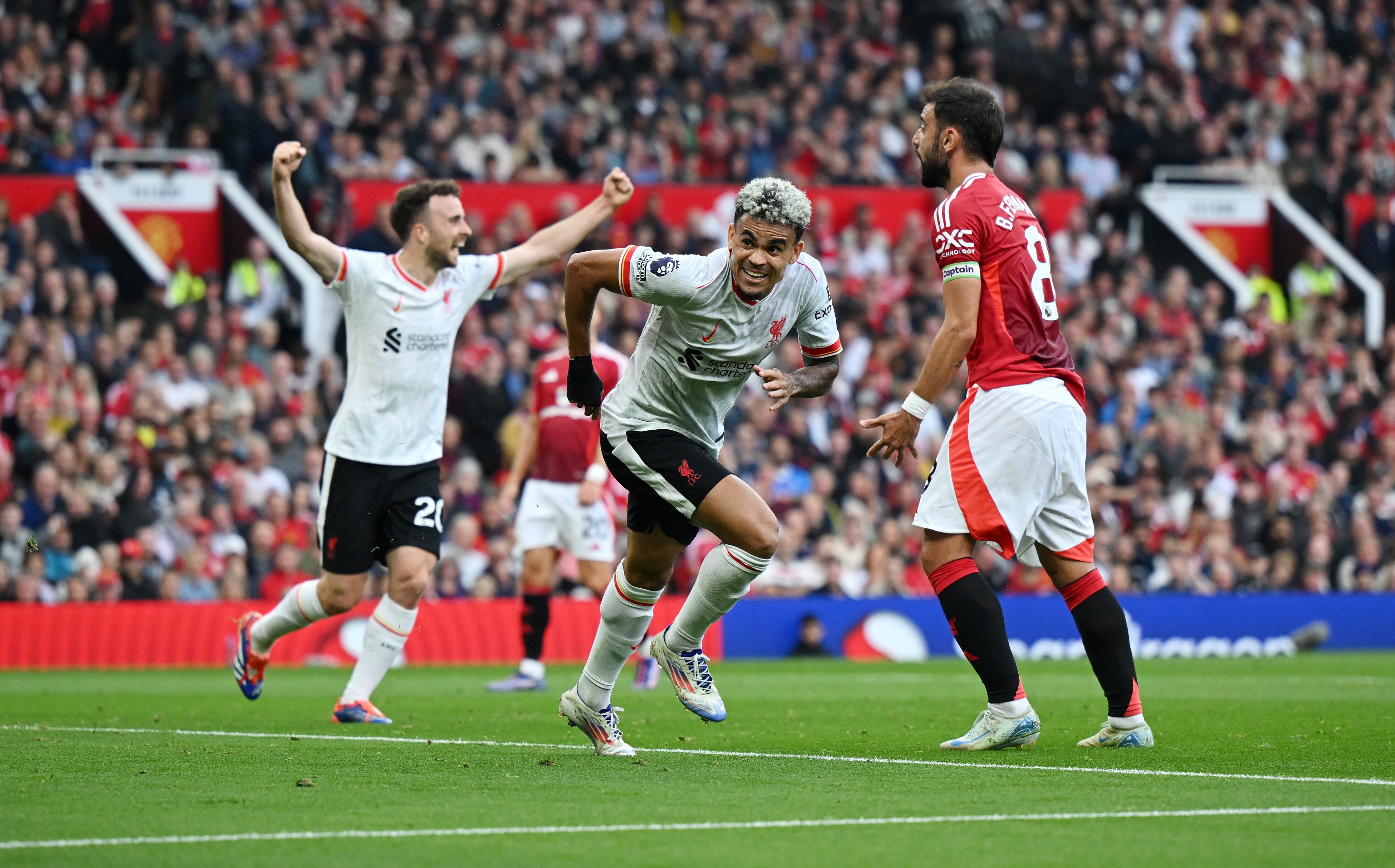Luis Díaz (Photo by Shaun Botterill/Getty Images)