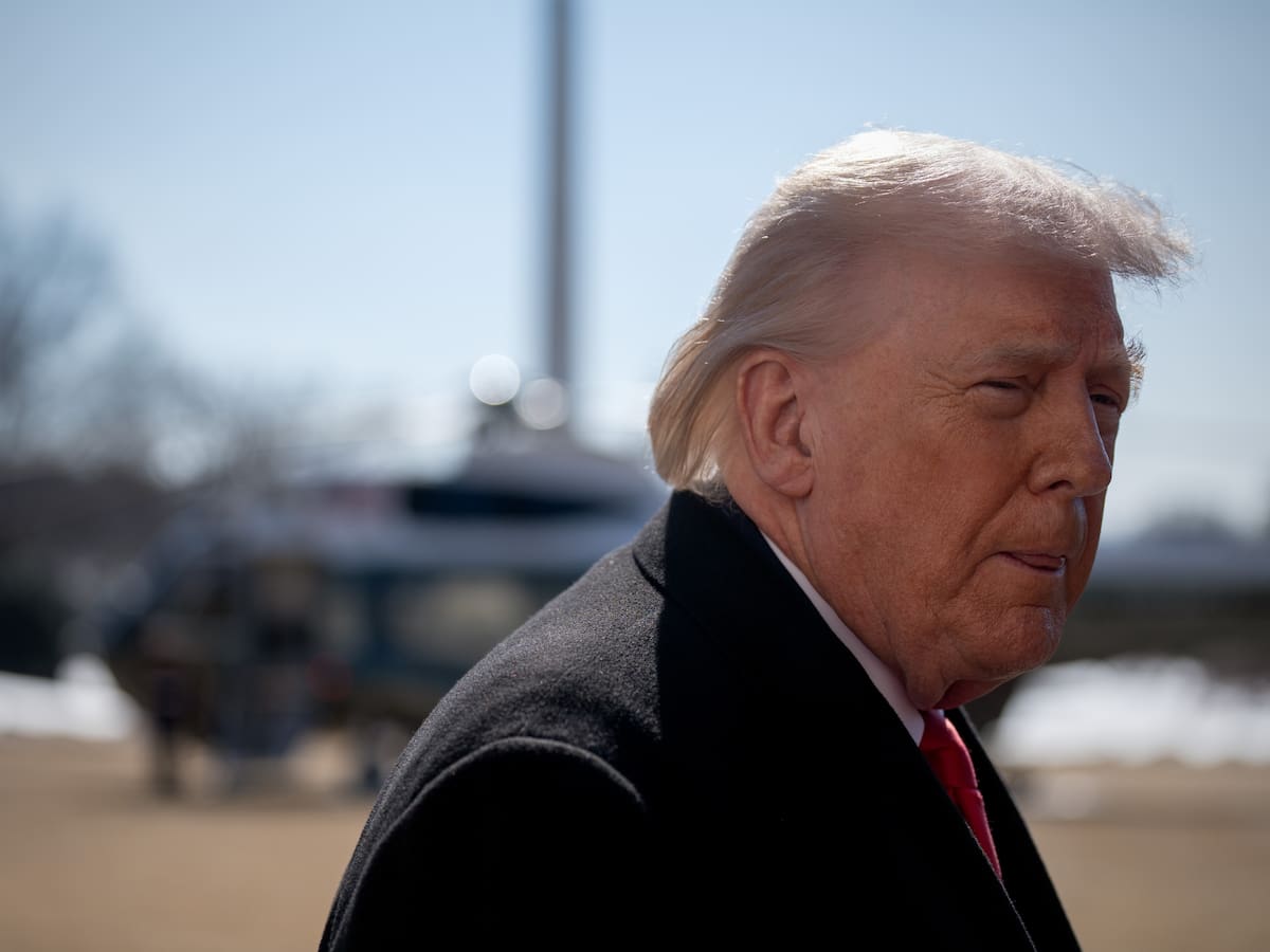 Donald Trump subirá el nuevo arancel global a un 15 %