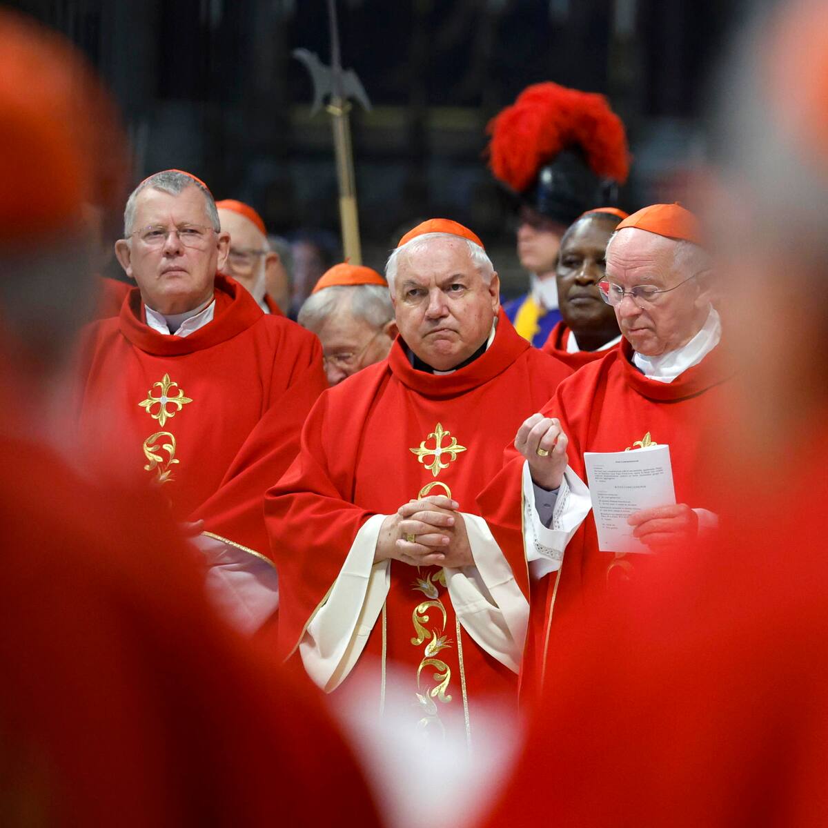 Roban maleta de cardenal antes del cónclave