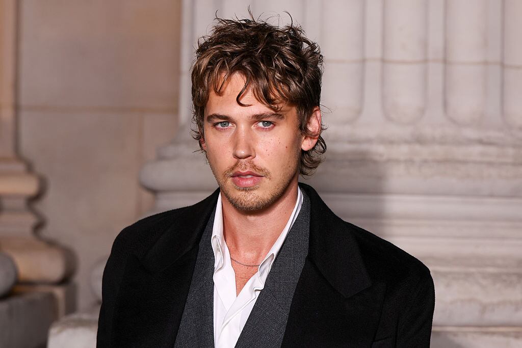 PARIS, FRANCE - JANUARY 27: (EDITORIAL USE ONLY - For Non-Editorial use please seek approval from Fashion House) Austin Butler attends the Saint Laurent Menswear Fall/Winter 2026-2027 show as part of Paris Fashion Week on January 27, 2026 in Paris, France. (Photo by Stephane Cardinale - Corbis/Corbis via Getty Images)