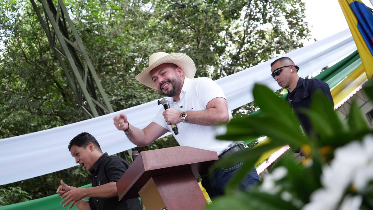 Gobierno propone que empresas asuman parte de las deudas eléctricas y no los usuarios