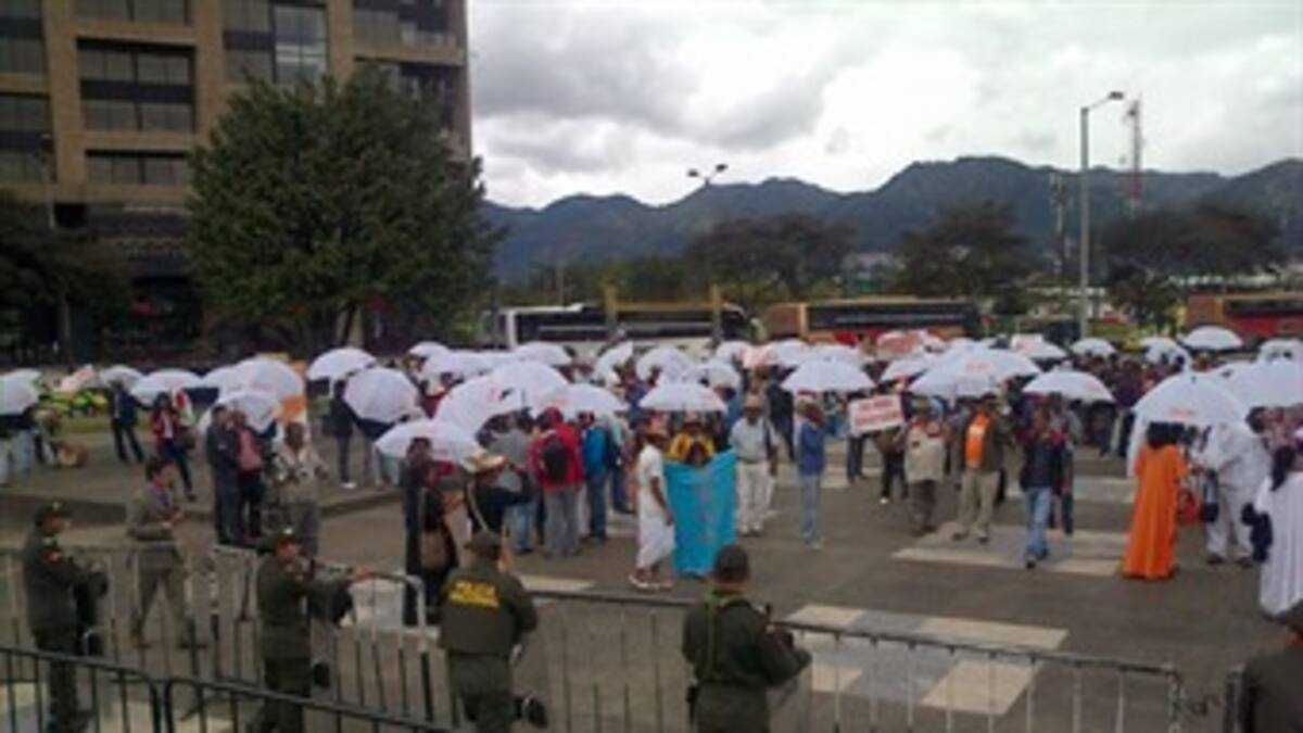 Llegan a Bogotá los seguidores del gobernador de La Guajira