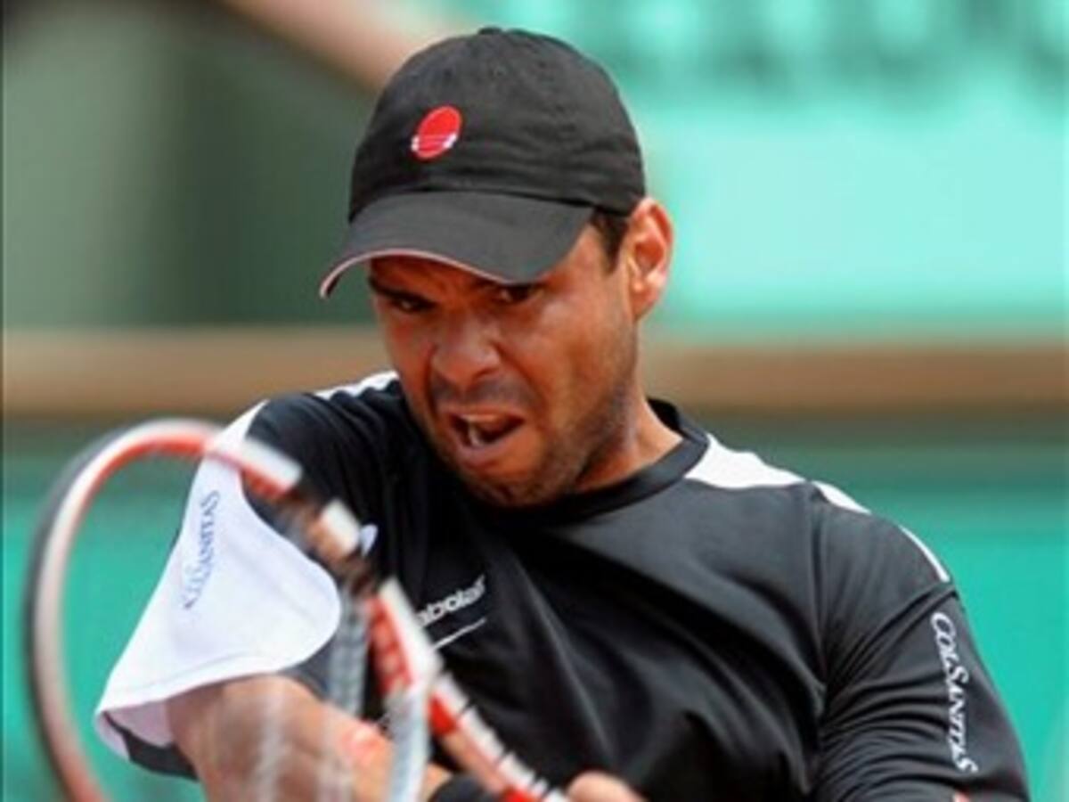 Alejandro Falla perdió en 3 sets con Roger Federer en Roland Garros