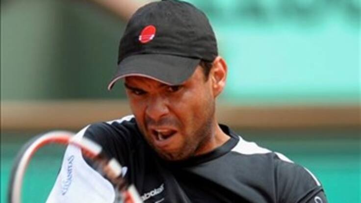 Alejandro Falla perdió en 3 sets con Roger Federer en Roland Garros